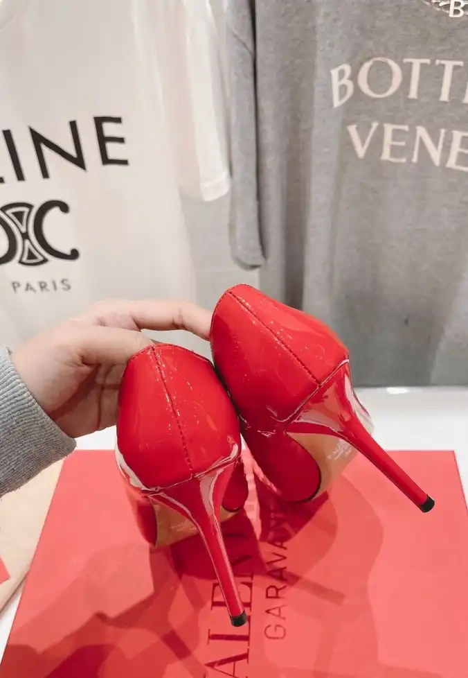 hype Valentino High Heels