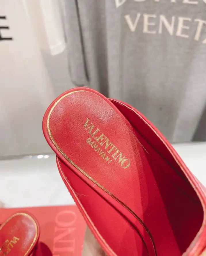 hype Valentino High Heels