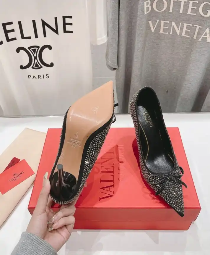 hype Valentino High Heels