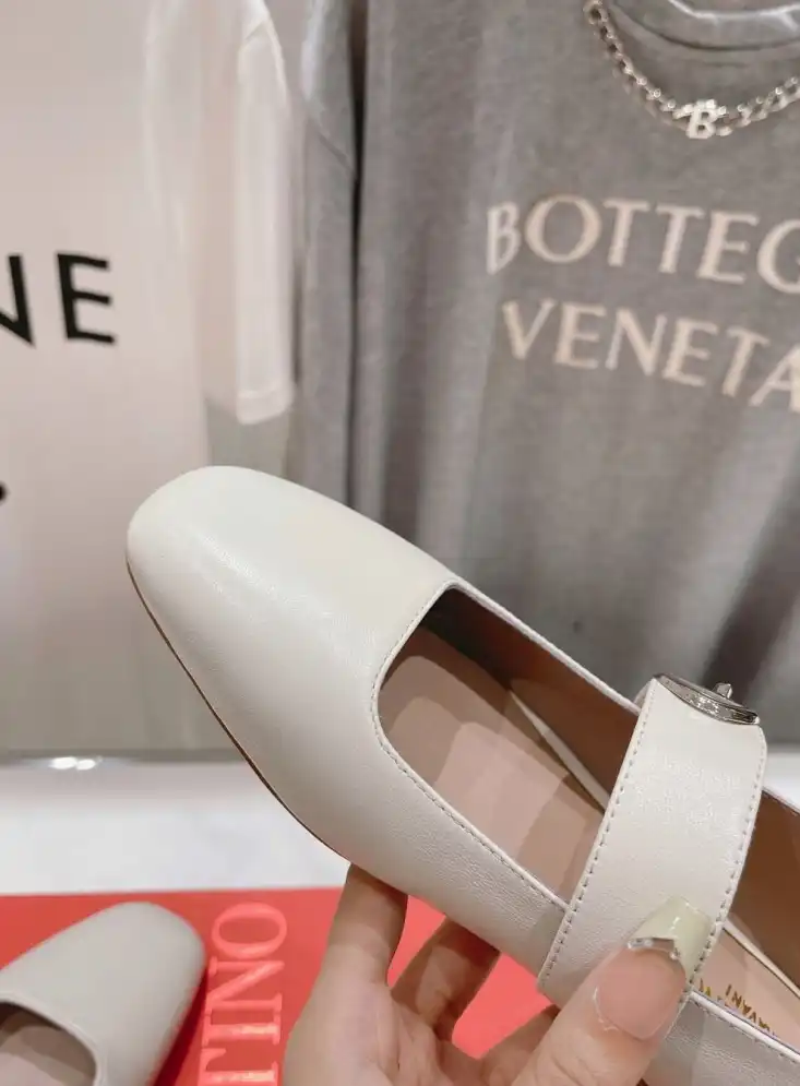 hype Valentino flat shoes