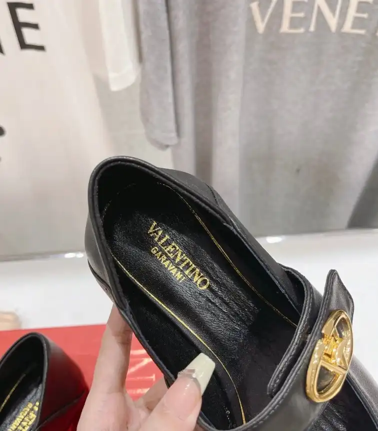 hype Valentino flat shoes