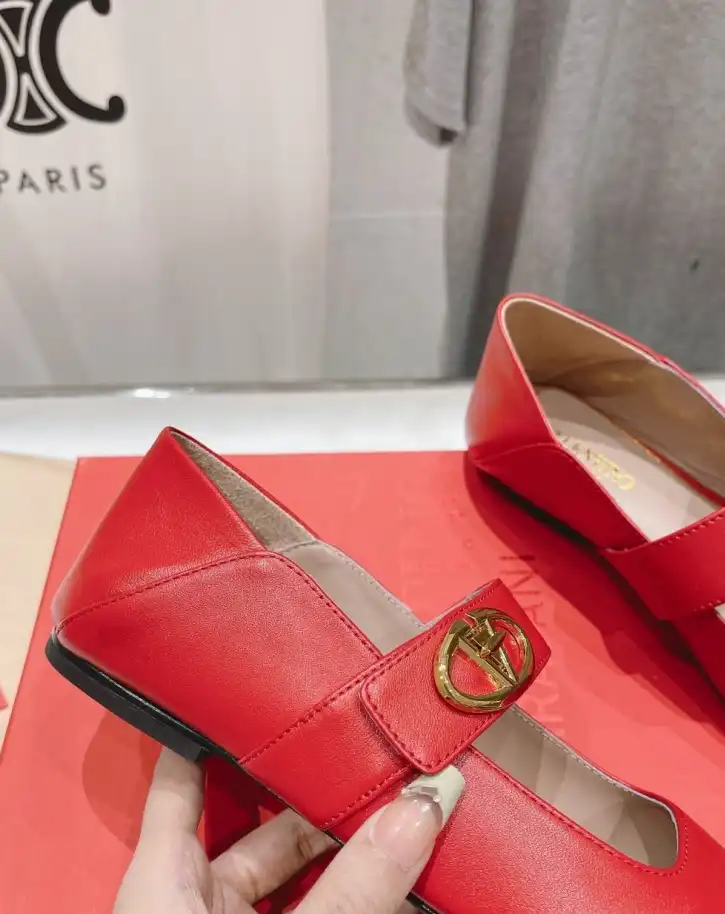 hype Valentino flat shoes