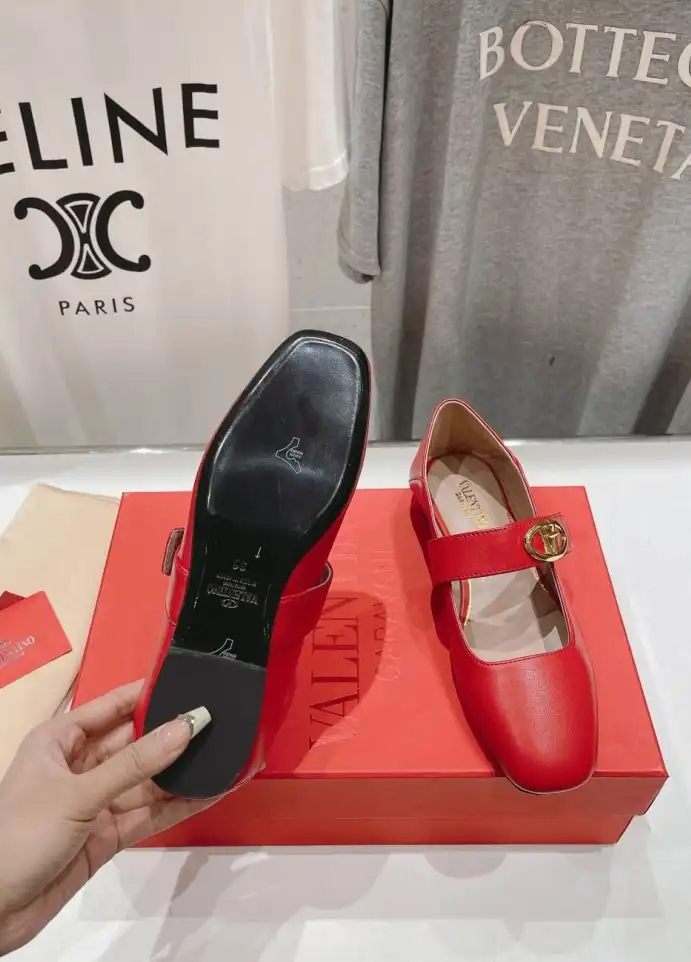 hype Valentino flat shoes