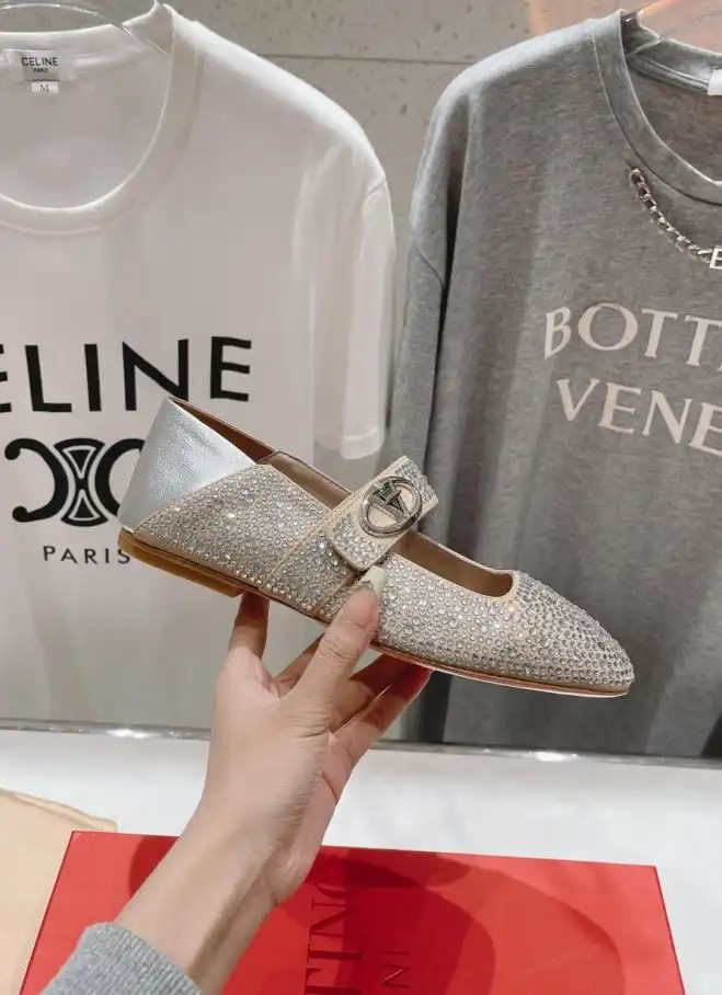 hype Valentino flat shoes