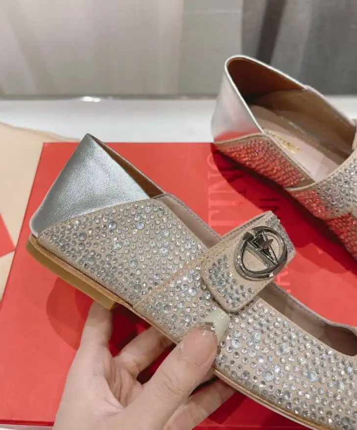 hype Valentino flat shoes