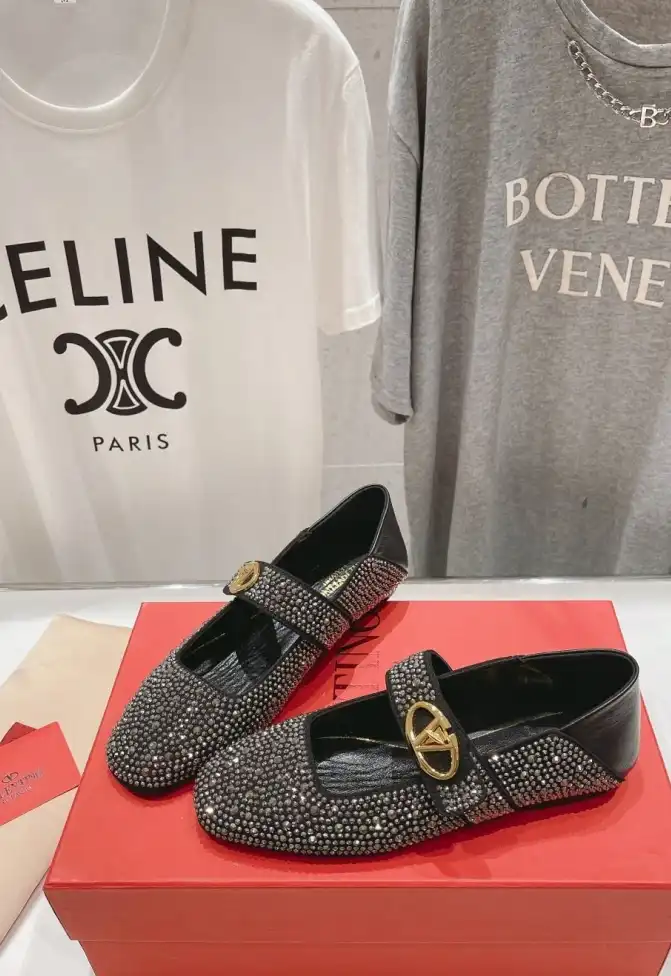 hype Valentino flat shoes