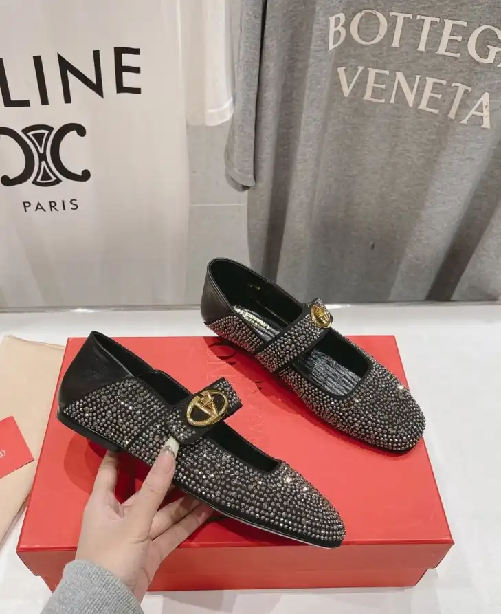 hype Valentino flat shoes