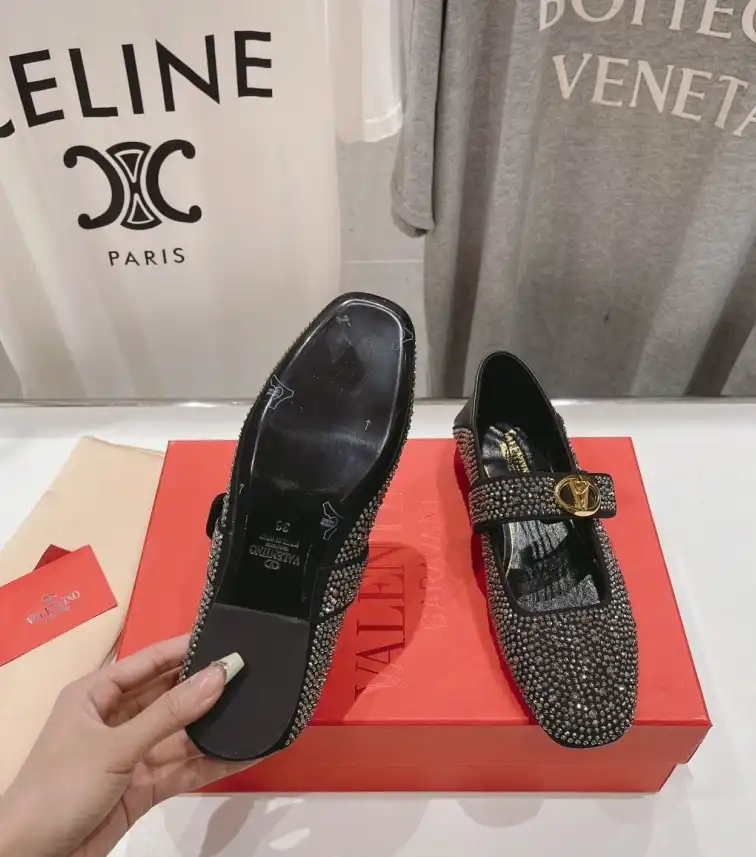 hype Valentino flat shoes