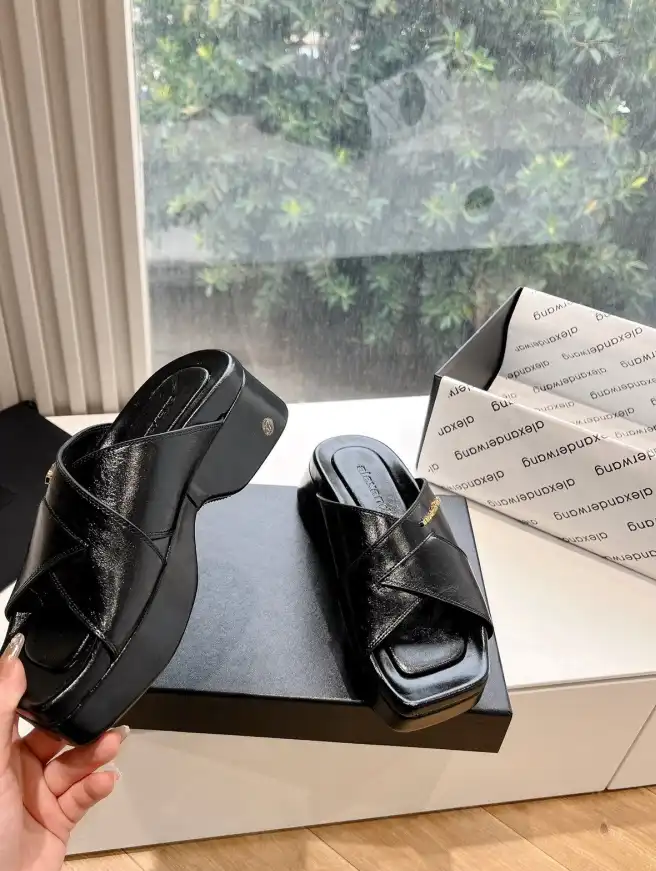 hype Alexander Wang Slippers