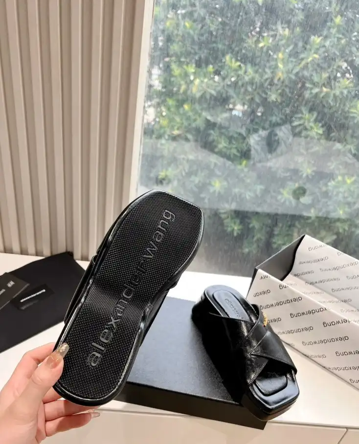 hype Alexander Wang Slippers