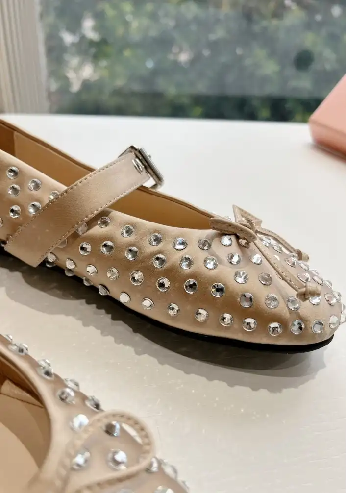 hype Miu Miu flat shoes