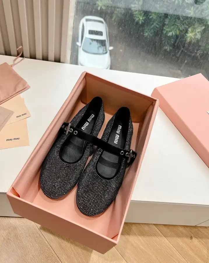 hype Miu Miu flat shoes