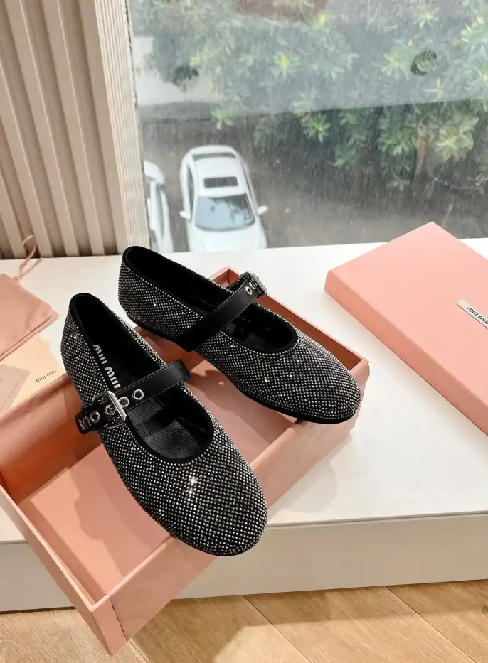 hype Miu Miu flat shoes