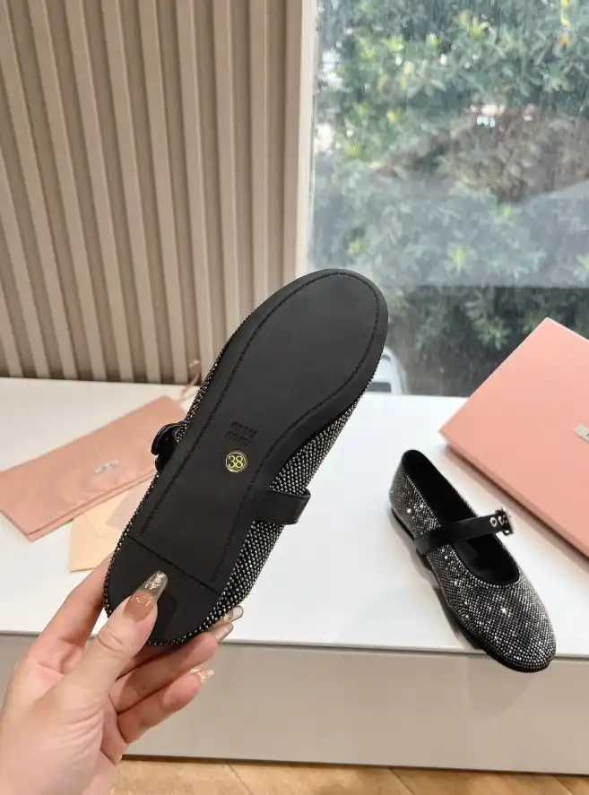 hype Miu Miu flat shoes