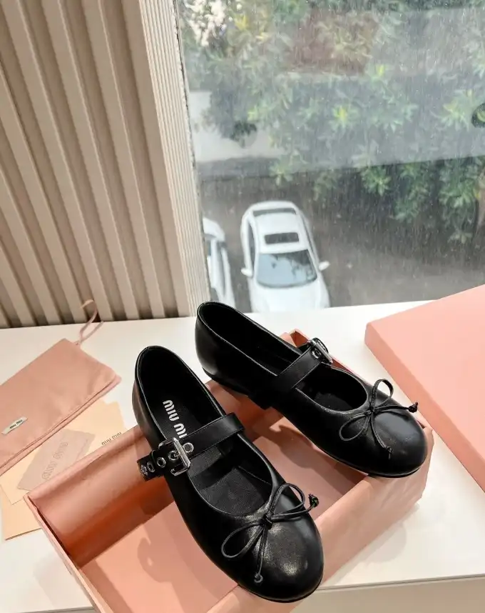 hype Miu Miu flat shoes