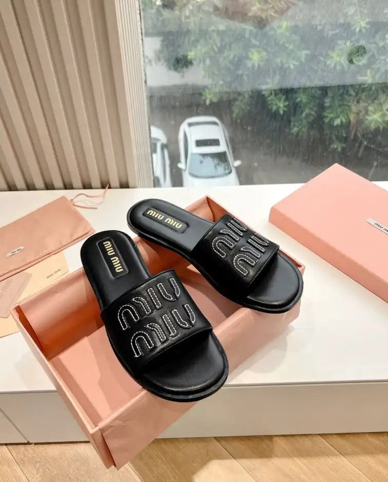 hype Miu Miu flat shoes