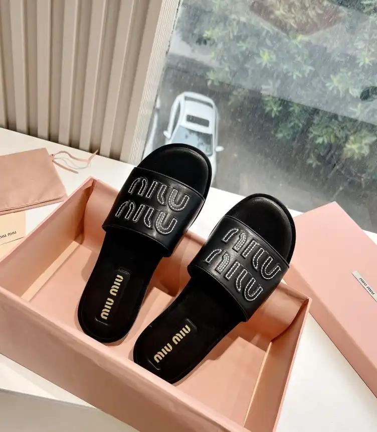 hype Miu Miu flat shoes