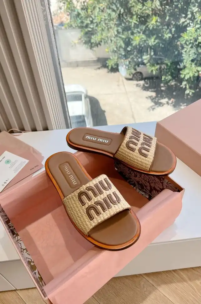 hype Miu Miu flat shoes