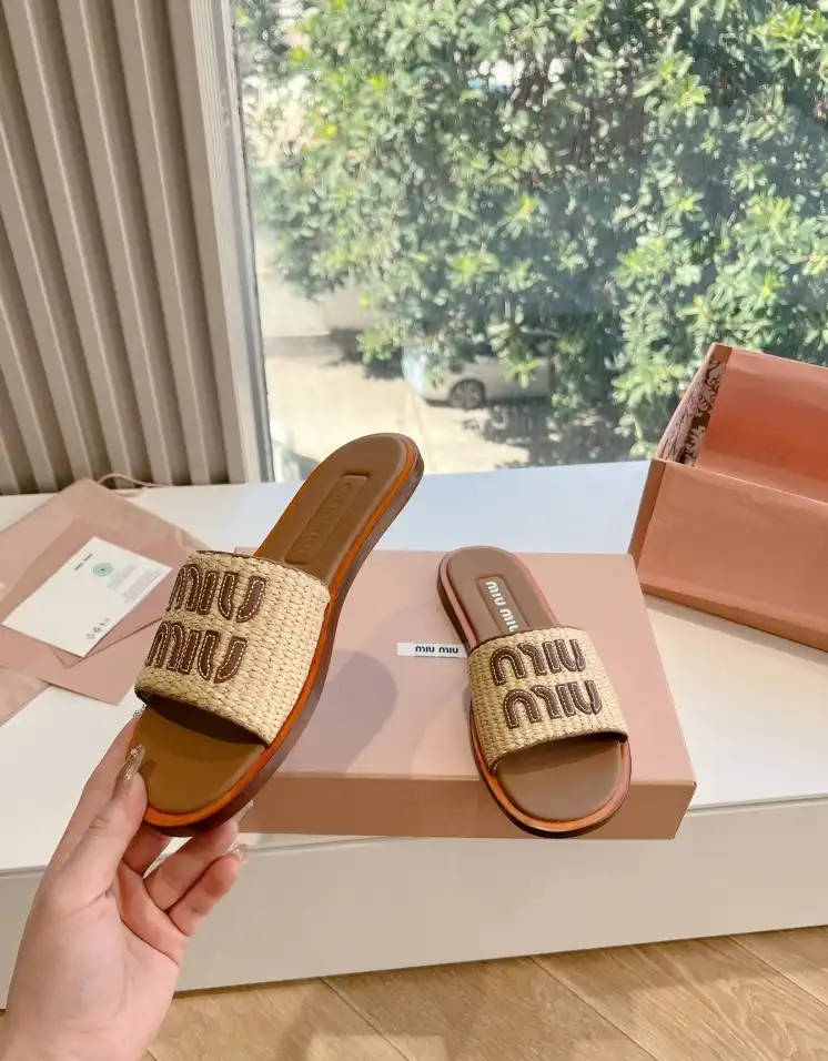 hype Miu Miu flat shoes