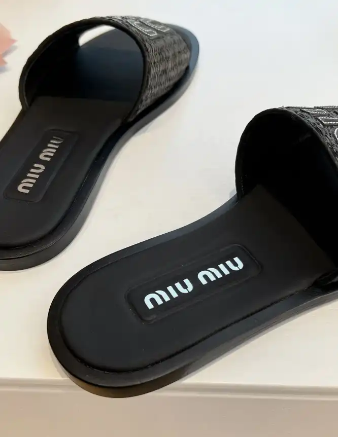 hype Miu Miu flat shoes