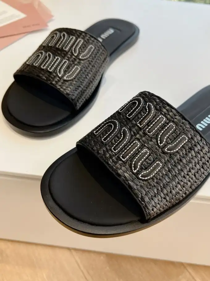 hype Miu Miu flat shoes