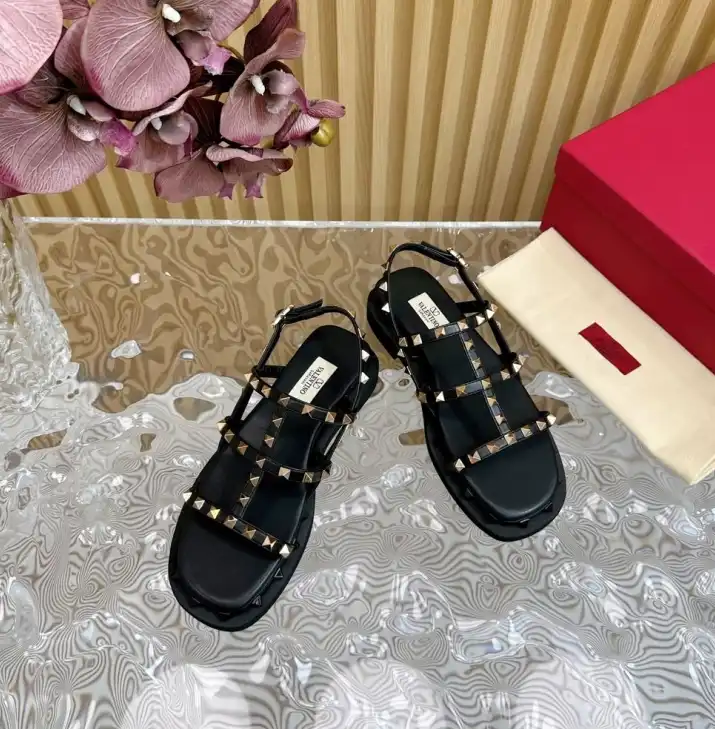 hype Valentino Sandals