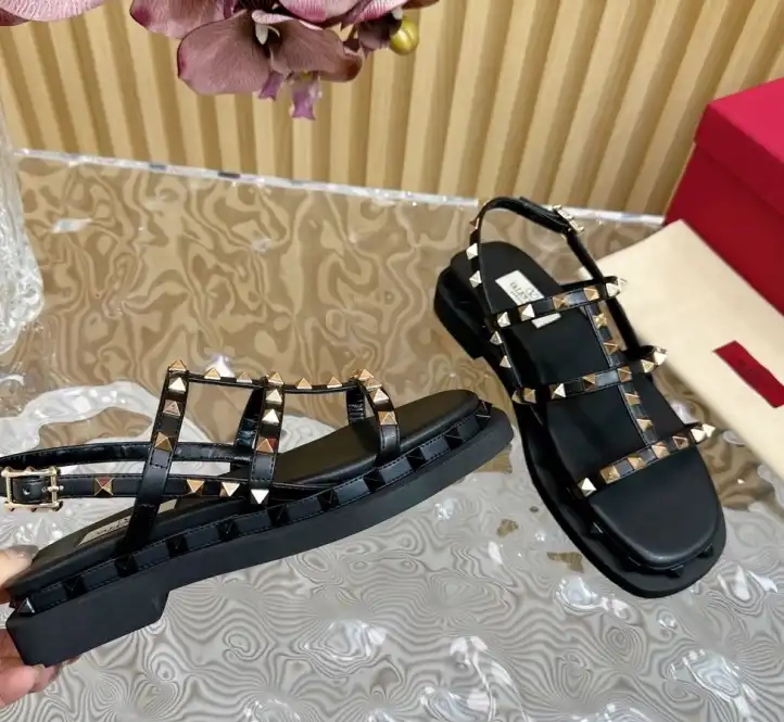 hype Valentino Sandals