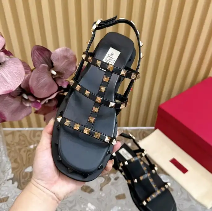 hype Valentino Sandals