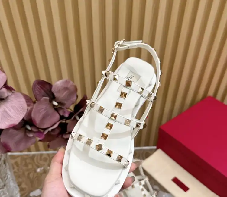 hype Valentino Sandals