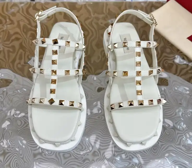 hype Valentino Sandals