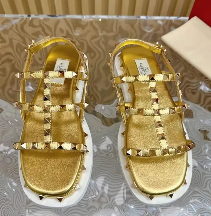 hype Valentino Sandals