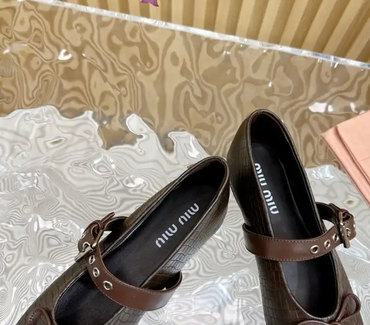 hype Miu Miu flat shoes