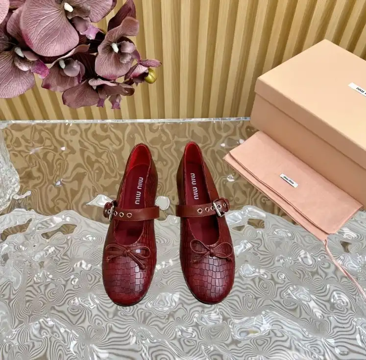 hype Miu Miu flat shoes