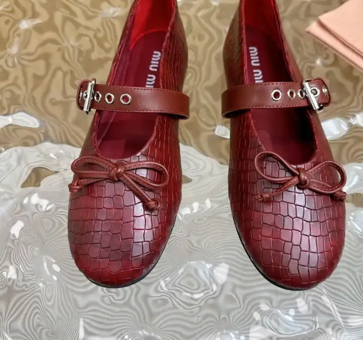 hype Miu Miu flat shoes