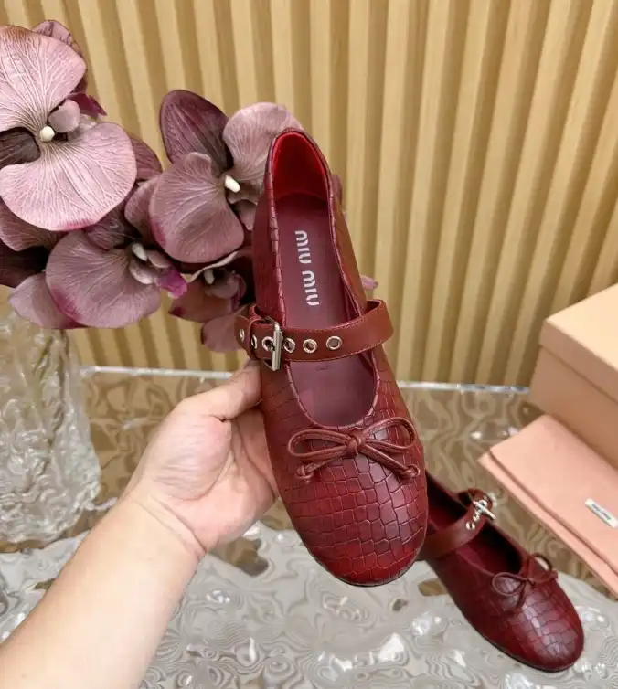 hype Miu Miu flat shoes