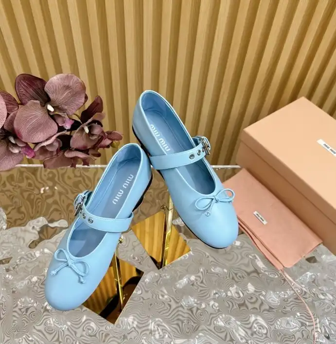 hype Miu Miu flat shoes