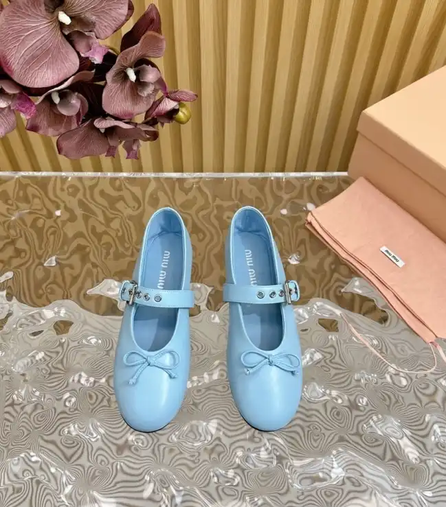 hype Miu Miu flat shoes