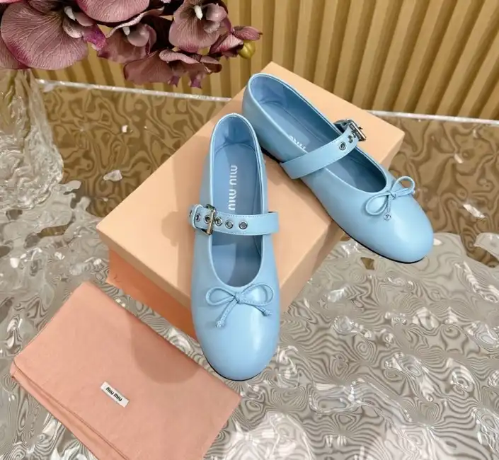 hype Miu Miu flat shoes