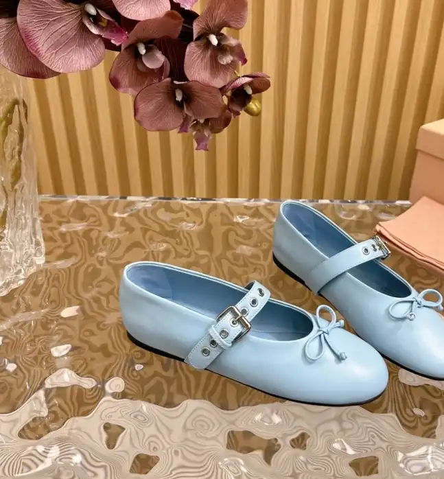 hype Miu Miu flat shoes