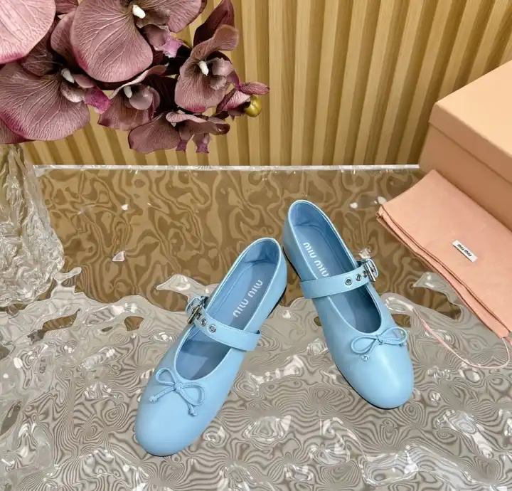 hype Miu Miu flat shoes