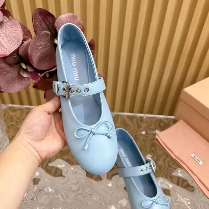 hype Miu Miu flat shoes