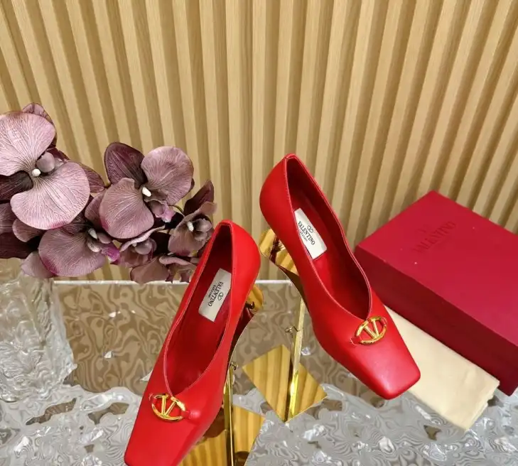 hype Valentino High Heels