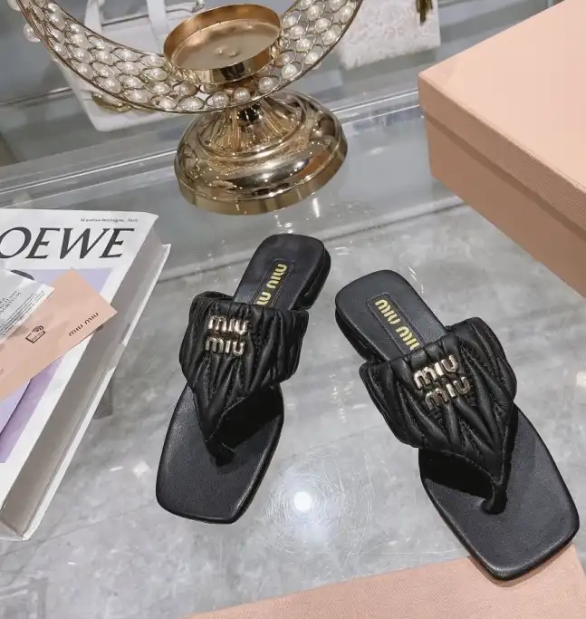 hype Miu Miu Slippers