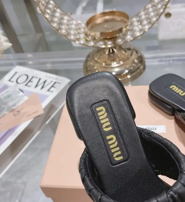 hype Miu Miu Slippers