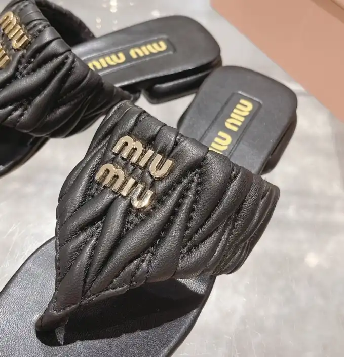 hype Miu Miu Slippers