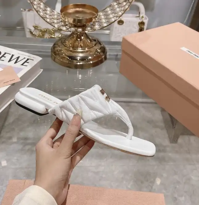 hype Miu Miu Slippers