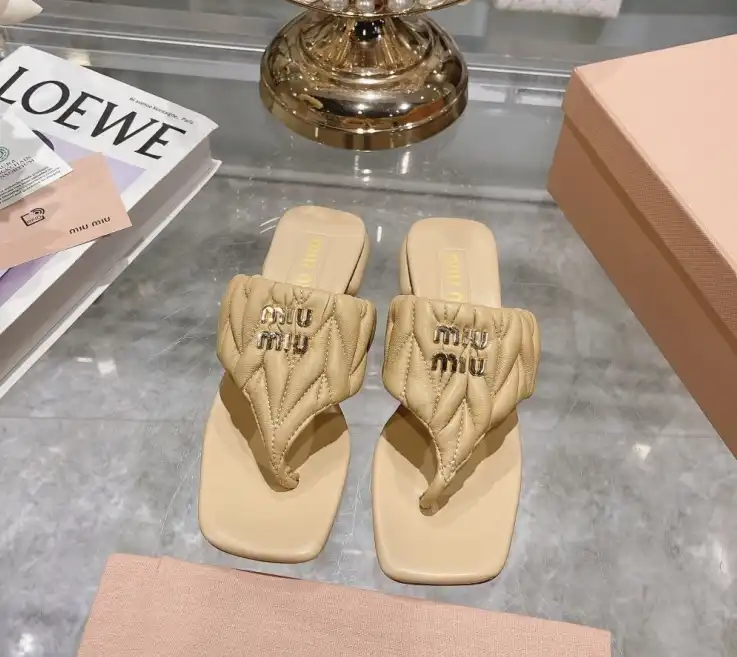 hype Miu Miu Slippers