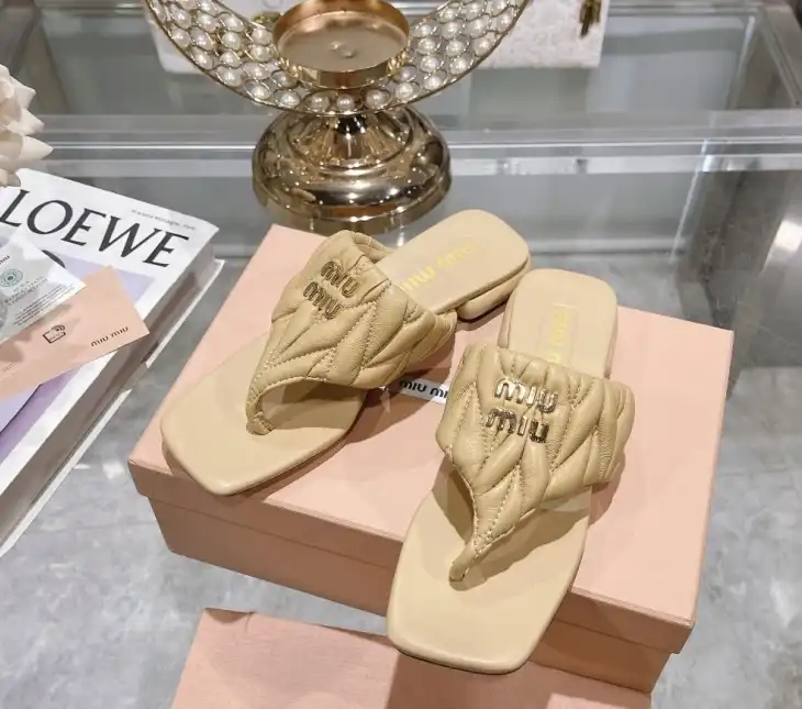 hype Miu Miu Slippers