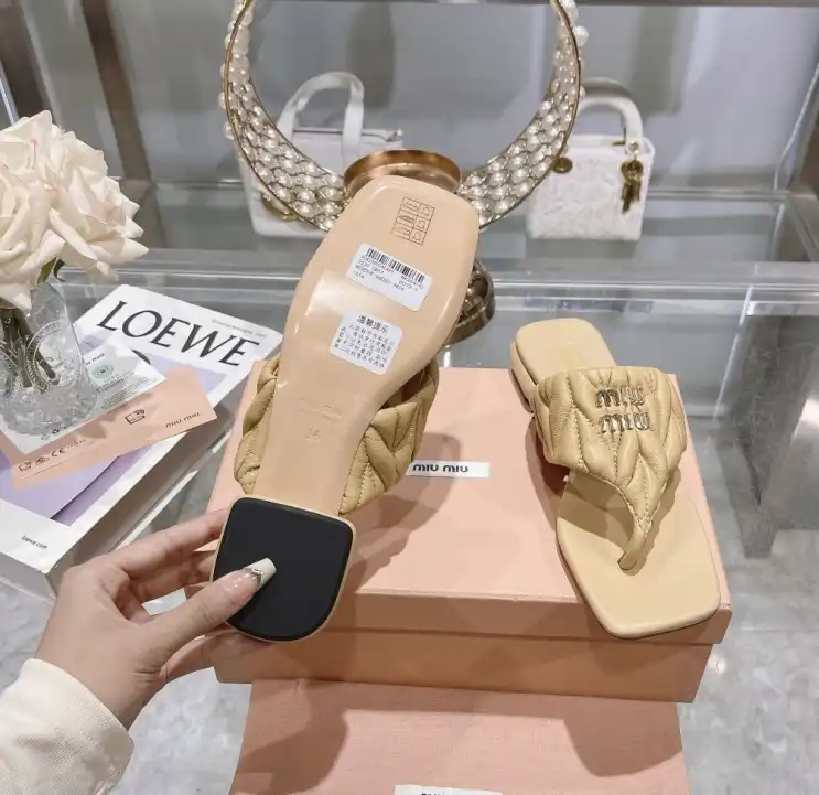 hype Miu Miu Slippers