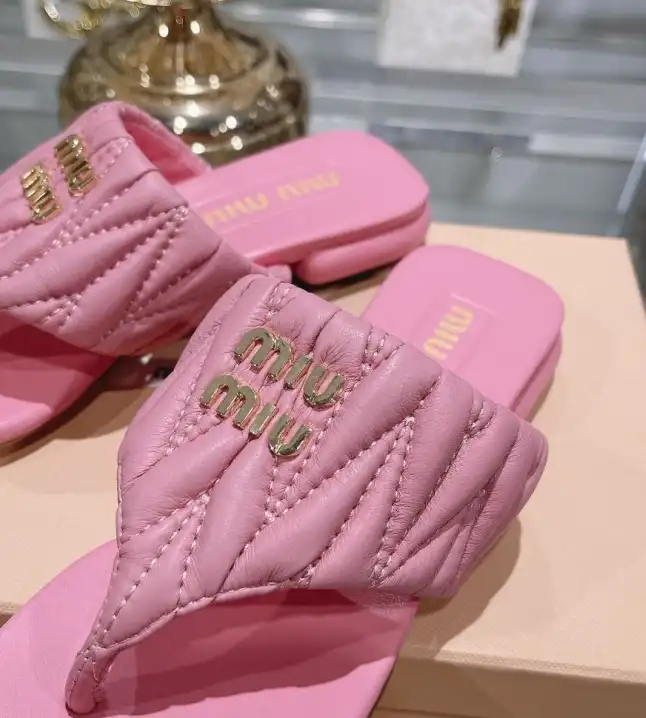 hype Miu Miu Slippers